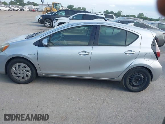2016 Toyota Prius One z VIN JTDKDTB35G1118796, wystawiony jako IAAI lot #42028552 z przebiegiem 256 588 mil mil oraz . Historia ofert i sprzedaży dostępna na DreamBid. Obrazek 14.