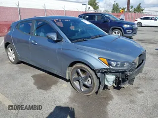 2019 Hyundai Veloster 2.0 with VIN KMHTG6AF8KU019854, listed as a IAAI auction lot 41697113 with 123,851 mi miles. Bid and sale history available at carsss.com. Image 1.