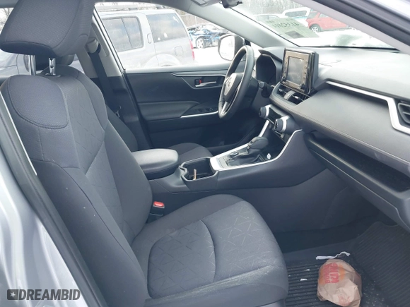 2022 Toyota RAV4 Hybrid XLE with VIN JTMRWRFV4ND568071, listed as a IAAI auction lot 41352014 with 47,513 mi miles. Bid and sale history available at carsss.com. Image 5.