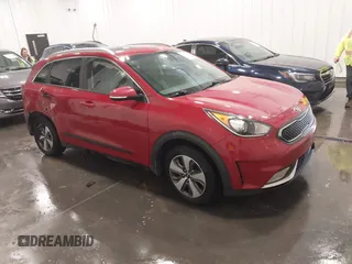 2017 Kia Niro Touring Launch Edition with VIN KNDCC3LC6H5102042, listed as a IAAI auction lot 41666561 with 191,584 mi miles. Bid and sale history available at carsss.com. Image 1.