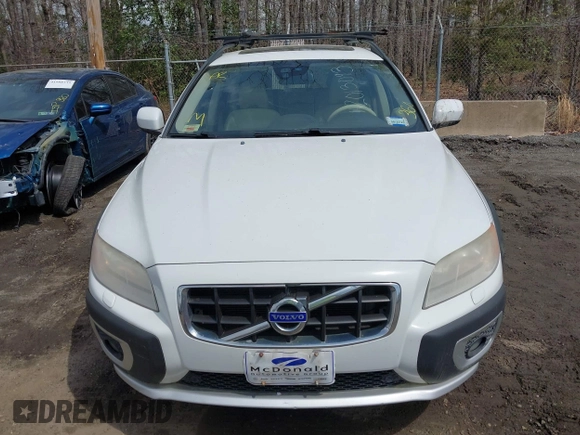 2012 Volvo XC70 3.2L with VIN YV4952BZ0C1133692, listed as a IAAI auction lot 42013093 with 153,678 mi miles and . Bid and sale history available at DreamBid. Image 12.