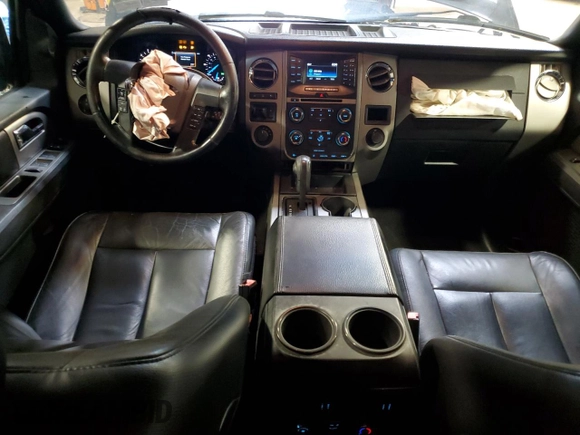 2015 Ford Expedition Max XLT z VIN 1FMJK1JTXFEF05256, wystawiony jako Copart lot #57225065 z przebiegiem 311 165 mil mil oraz Szkoda całkowita • Salvage title. Historia ofert i sprzedaży dostępna na DreamBid. Obrazek 8.