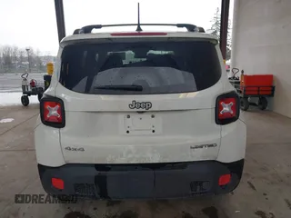 2015 Jeep Renegade Latitude with VIN ZACCJBBH7FPB51994, listed as a IAAI auction lot 41658051 with 95,580 mi miles. Bid and sale history available at carsss.com. Image 17.