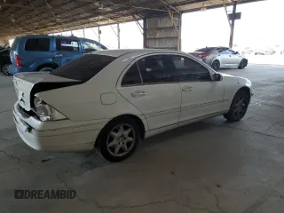 2001 Mercedes-Benz C 320 с VIN WDBRF64J61F085385, выставлен на аукционе Copart как лот 65039625 с пробегом 190 923 миль миль и Списание • Salvage title. История ставок и продаж доступна на DreamBid. Изображение 3.