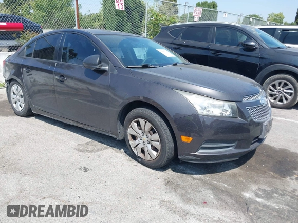 2014 Chevrolet Cruze LS z VIN 1G1PA5SG1E7405326, wystawiony jako IAAI lot #42095319 z przebiegiem Nie podano mil oraz . Historia ofert i sprzedaży dostępna na DreamBid. Obrazek 1.