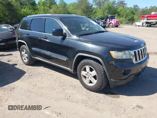 2011 Jeep Grand Cherokee Laredo z VIN 1J4RR4GG6BC547485, wystawiony jako IAAI lot #42050729 z przebiegiem 161 526 mil mil oraz . Historia ofert i sprzedaży dostępna na DreamBid. Obrazek 1.