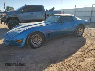 1982 Chevrolet Corvette z VIN 1G1AY8783C5119703, wystawiony jako Copart lot #87286174 z przebiegiem 102 800 mil mil oraz Czysty tytuł • Clean title. Historia ofert i sprzedaży dostępna na DreamBid. Obrazek 1.