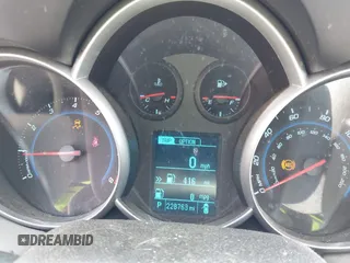 2014 Chevrolet Cruze LS z VIN 1G1PA5SH0E7299802, wystawiony jako IAAI lot #42023378 z przebiegiem 228 763 mil mil oraz . Historia ofert i sprzedaży dostępna na DreamBid. Obrazek 7.