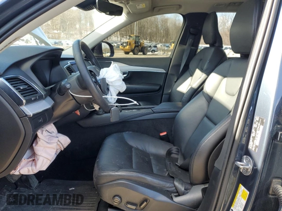 2023 Volvo XC90 Core with VIN YV4L12PV4P1955683, listed as a Copart auction lot 45292395 with 38,749 mi miles and Salvage Title. Bid and sale history available at DreamBid. Image 7.
