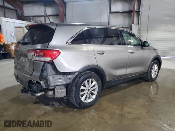 2016 Kia Sorento LX with VIN 5XYPG4A36GG186464, listed as a Copart auction lot 50927305 with 268,846 mi miles and Salvage Title. Bid and sale history available at carsss.com. Image 3.