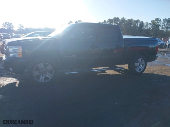 2008 Chevrolet Silverado 1500 LTZ with VIN 3GCEK13Y68G261227, listed as a IAAI auction lot 41524292 with 484,220 mi miles. Bid and sale history available at carsss.com. Image 14.