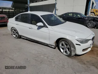 2015 BMW 3 Series 328i с VIN WBA3C1C5XFP853309, выставлен на аукционе Copart как лот 48372645 с пробегом 90 287 миль миль и Списание • Salvage title. История ставок и продаж доступна на DreamBid. Изображение 4.