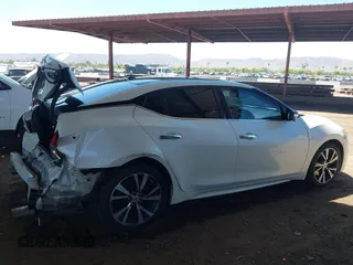 2016 Nissan Maxima SR z VIN 1N4AA6AP8GC417901, wystawiony jako IAAI lot #42328746 z przebiegiem 190 586 mil mil oraz . Historia ofert i sprzedaży dostępna na DreamBid. Obrazek 14.