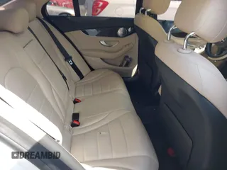 2017 Mercedes-Benz C 300 с VIN 55SWF4KB8HU208704, выставлен на аукционе IAAI как лот 42051688 с пробегом 108 835 миль миль и . История ставок и продаж доступна на DreamBid. Изображение 8.
