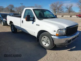 2002 Ford Super Duty F-250 XL with VIN 1FTNF20L12EB69721, listed as a IAAI auction lot 41324860 with 232,751 mi miles. Bid and sale history available at carsss.com. Image 1.