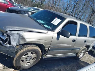 2001 Chevrolet Tahoe LT with VIN 1GNEC13T71R210754, listed as a IAAI auction lot 41629515 with 161,882 mi miles. Bid and sale history available at carsss.com. Image 14.