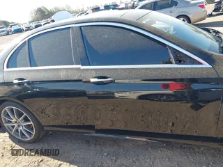 2022 Mercedes-Benz E 350 with VIN W1KZF8DB1NB085013, listed as a IAAI auction lot 41881502 with 83,238 mi miles and . Bid and sale history available at DreamBid. Image 13.