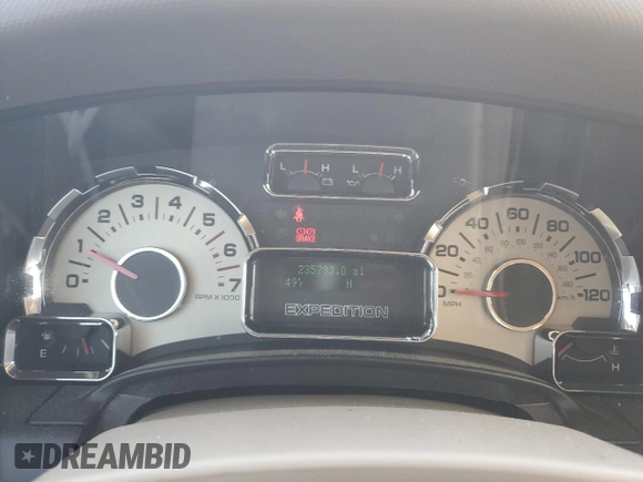 2008 Ford Expedition Max SSV with VIN 1FMFK15528LA74797, listed as a Copart auction lot 43156235 with 235,793 mi miles and Salvage title. Bid and sale history available at DreamBid. Image 9.