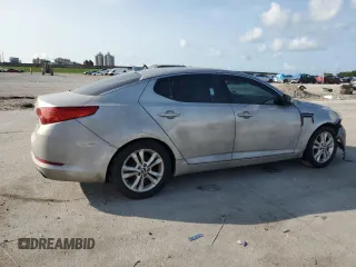 2011 Kia Optima EX z VIN KNAGN4A7XB5082566, wystawiony jako Copart lot #59417995 z przebiegiem Nie podano mil oraz Czysty tytuł • Clean title. Historia ofert i sprzedaży dostępna na DreamBid. Obrazek 3.