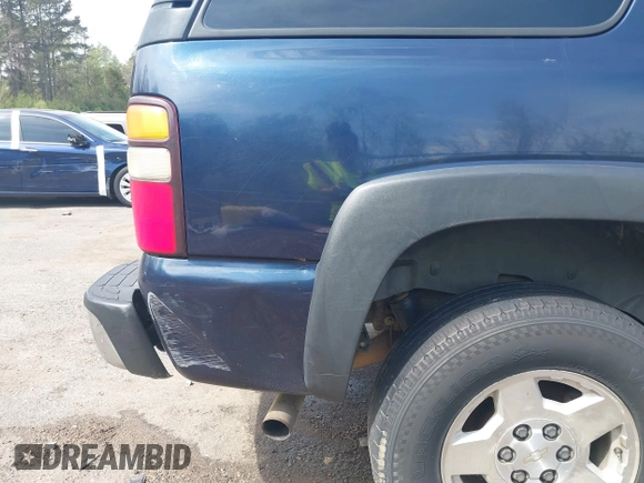 2004 Chevrolet Tahoe LT with VIN 1GNEC13Z84R209220, listed as a IAAI auction lot 41867643 with 385,229 mi miles and . Bid and sale history available at DreamBid. Image 18.