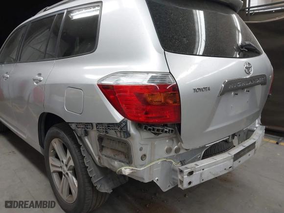 2009 Toyota Highlander Sport with VIN JTEDS43A192069963, listed as a IAAI auction lot 41583196 with 225,603 mi miles. Bid and sale history available at carsss.com. Image 6.