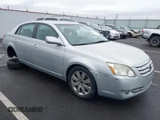 2005 Toyota Avalon XL with VIN 4T1BK36B85U027746, listed as a IAAI auction lot 41609354 with 183,844 mi miles. Bid and sale history available at carsss.com. Image 1.