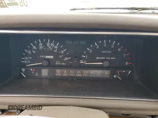 1981 Mazda 626 z VIN JM1GB2216B0531636, wystawiony jako Copart lot #54201075 z przebiegiem 41 823 mil mil oraz Szkoda całkowita • Salvage title. Historia ofert i sprzedaży dostępna na DreamBid. Obrazek 9.