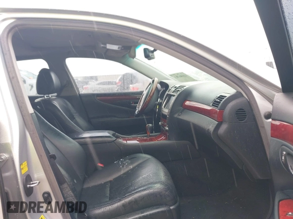 2008 Lexus LS 460 with VIN JTHBL46F085080285, listed as a IAAI auction lot 41086383 with 198,688 mi miles and . Bid and sale history available at carsss.com. Image 5.