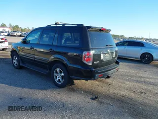 2008 Honda Pilot EX-L with VIN 5FNYF18578B010433, listed as a IAAI auction lot 41562569 with 245,451 mi miles. Bid and sale history available at carsss.com. Image 3.