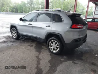 2014 Jeep Cherokee Latitude z VIN 1C4PJMCS7EW124660, wystawiony jako IAAI lot #42310356 z przebiegiem 322 480 mil mil oraz . Historia ofert i sprzedaży dostępna na DreamBid. Obrazek 3.