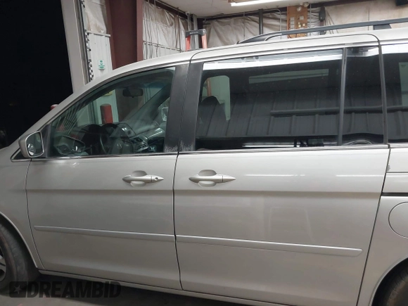2006 Honda Odyssey EX-L with VIN 5FNRL38626B408275, listed as a IAAI auction lot 41789216 with 249,737 mi miles. Bid and sale history available at carsss.com. Image 14.