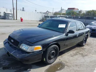 2011 Ford Police Interceptor with VIN 2FABP7BV1BX127999, listed as a IAAI auction lot 42024928 with 1 mi miles. Bid and sale history available at carsss.com. Image 18.