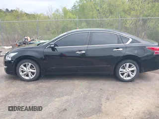 2015 Nissan Altima S with VIN 1N4AL3AP9FC582105, listed as a IAAI auction lot 41864014 with 138,477 mi miles and . Bid and sale history available at DreamBid. Image 14.