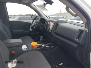 2022 Nissan Frontier S z VIN 1N6ED1CL3NN653158, wystawiony jako IAAI lot #42577134 z przebiegiem 29 543 mil mil oraz . Historia ofert i sprzedaży dostępna na DreamBid. Obrazek 5.