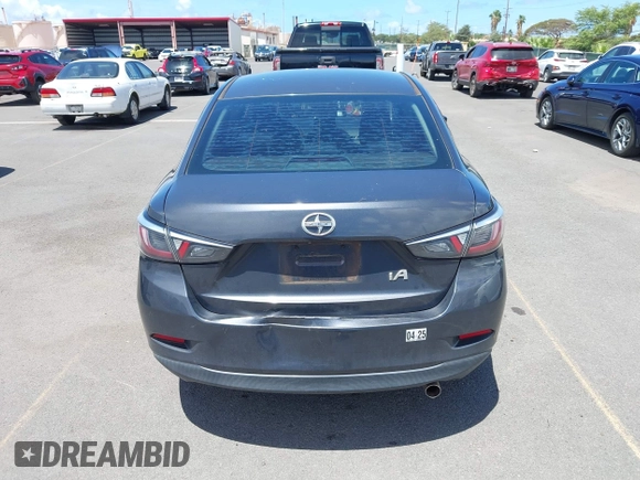 2016 Scion iA z VIN 3MYDLBZV5GY113222, wystawiony jako IAAI lot #42076460 z przebiegiem 112 249 mil mil oraz . Historia ofert i sprzedaży dostępna na DreamBid. Obrazek 16.