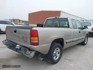 2002 Chevrolet Silverado 1500 LS with VIN 2GCEC19V321217096, listed as a IAAI auction lot 41727809 with 273,315 mi miles. Bid and sale history available at carsss.com. Image 4.