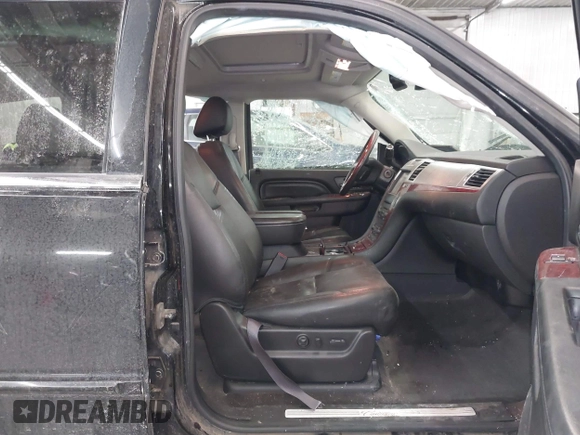 2012 Cadillac Escalade Premium z VIN 1GYS4CEF7CR299766, wystawiony jako IAAI lot #41374795 z przebiegiem 156 491 mil mil oraz . Historia ofert i sprzedaży dostępna na DreamBid. Obrazek 5.