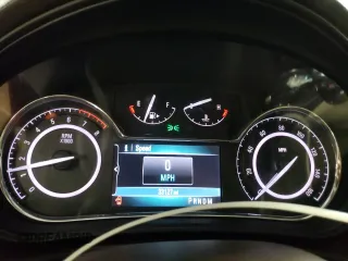 2014 Buick Regal z VIN 2G4GK5EX5E9299263, wystawiony jako Copart lot #50258925 z przebiegiem 33 127 mil mil oraz Szkoda całkowita • Salvage title. Historia ofert i sprzedaży dostępna na DreamBid. Obrazek 9.