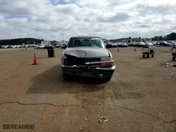 2001 Chevrolet S-10 LS with VIN 1GCCS19W018187215, listed as a Copart auction lot 46799275 with 140,606 mi miles and Salvage Title. Bid and sale history available at carsss.com. Image 11.