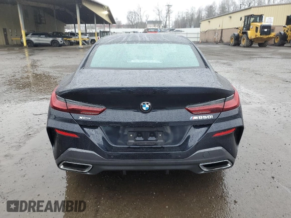 2023 BMW 8 Series M850i z VIN WBAGV8C0XPCK94037, wystawiony jako Copart lot #51156675 z przebiegiem Nie podano mil oraz Szkoda całkowita • Salvage title. Historia ofert i sprzedaży dostępna na DreamBid. Obrazek 6.