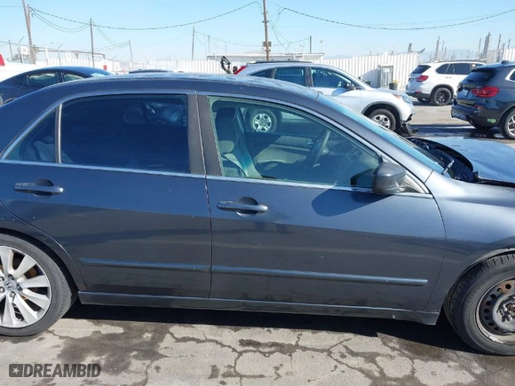 2006 Honda Accord Sdn LX SE with VIN 1HGCM56326A111802, listed as a IAAI auction lot 41831670 with 228,696 mi miles. Bid and sale history available at carsss.com. Image 14.