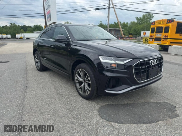 2021 Audi Q8 Premium Plus z VIN WA1EVAF12MD009515, wystawiony jako Copart lot #59317645 z przebiegiem 92 309 mil mil oraz Tytuł czysty. Historia ofert i sprzedaży dostępna na DreamBid. Obrazek 1.