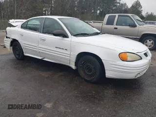 2002 Pontiac Grand Am SE1 with VIN 1G2NF52F82C203744, listed as a IAAI auction lot 41770625 with 177,630 mi miles. Bid and sale history available at carsss.com. Image 1.