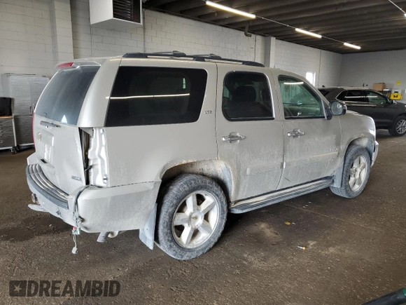 2007 Chevrolet Tahoe LT z VIN 1GNFK130X7J373208, wystawiony jako Copart lot #60710515 z przebiegiem 304 885 mil mil oraz Szkoda całkowita • Salvage title. Historia ofert i sprzedaży dostępna na DreamBid. Obrazek 3.