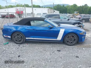 2018 Ford Mustang EcoBoost Premium z VIN 1FATP8UH3J5124748, wystawiony jako IAAI lot #42295710 z przebiegiem 143 000 mil mil oraz . Historia ofert i sprzedaży dostępna na DreamBid. Obrazek 13.