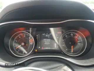 2020 Jeep Cherokee Latitude Plus z VIN 1C4PJMLB9LD551489, wystawiony jako Copart lot #61719825 z przebiegiem 114 053 mil mil oraz Szkoda całkowita • Salvage title. Historia ofert i sprzedaży dostępna na DreamBid. Obrazek 9.