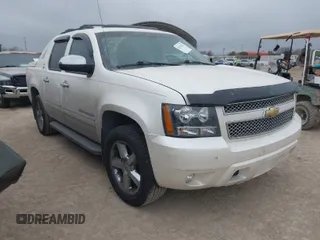 2011 Chevrolet Avalanche LTZ with VIN 3GNTKGE36BG180903, listed as a IAAI auction lot 41505201 with 134,095 mi miles. Bid and sale history available at carsss.com. Image 1.