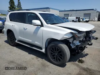 2023 Lexus GX 460 z VIN JTJSM7BX6P5342949, wystawiony jako Copart lot #55026575 z przebiegiem 25 959 mil mil oraz Tytuł czysty. Historia ofert i sprzedaży dostępna na DreamBid. Obrazek 4.