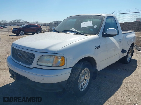 2001 Ford F-150 XL with VIN 2FTZF07221CA45965, listed as a IAAI auction lot 41621617 with 190,372 mi miles. Bid and sale history available at carsss.com. Image 6.