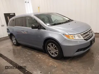 2013 Honda Odyssey EX-L with VIN 5FNRL5H67DB015512, listed as a IAAI auction lot 41758695 with 193,356 mi miles and . Bid and sale history available at carsss.com. Image 1.